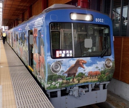 福井に着いた後は、えち鉄（えちぜん鉄道）の恐竜列車を撮影しました。
