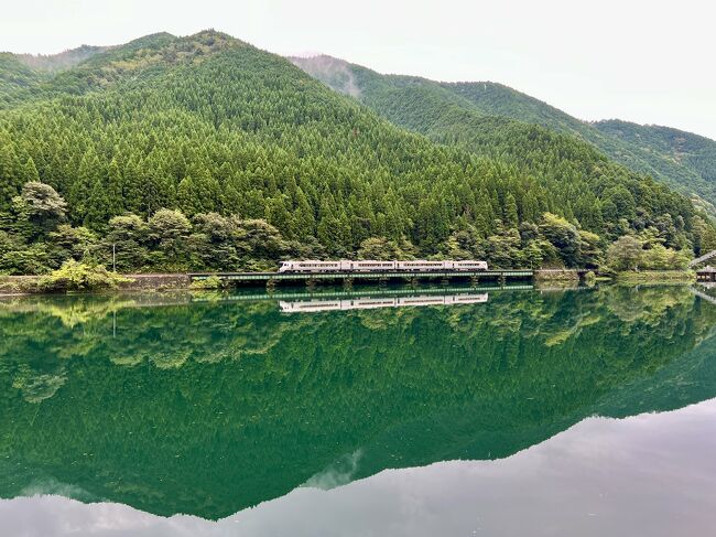 今回の出張先は岐阜県の飛騨川沿いにある水力発電所。<br />飛騨金山という聞いたことない場所です。<br />どうも下呂温泉までは行かないらしい。<br />金山を調べていると、江戸時代は金山宿として栄えたそうです。<br />また、筋骨巡りという聞いたことがない裏路地探検が出来るそうで、ちょうど金山に昭和レトロ旅館が見つかりましたので飛騨金山を宿泊先として訪れて見ました。