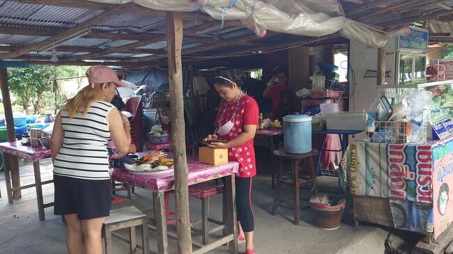 タイ国鉄に乗ってクンターン駅まで来ました。クンターン駅にはクンターントンネルの他にもスポットがあります。