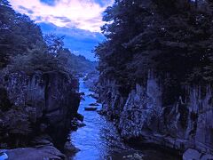 平泉散歩 その①「毛越寺とその界隈」。夕幻の厳美渓と中華ディナーの宿いつくし園へ。