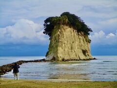 能登半島１泊2日のツアーに参加して雨の中を歩く