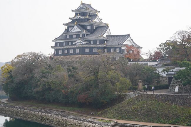 2023年12月6日　車で一人旅。<br /><br />岡山県は今回で3回目の訪問です。<br />　朝６：00頃出発し日本三名園のひとつ岡山の後楽園を見学。<br />　その後岡山城を見学しました。