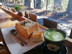 ’２３　冬の日光温泉旅２　本宮神社参道にある本宮カフェ