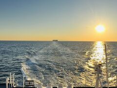 年末の伊豆大島に、「海の黄昏きっぷ」でふらっと日帰り散歩をしました。