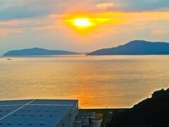 児島-8　瀬戸大橋線　児島⇔MarineLiner⇔坂出　☆瀬戸内海を染める夕陽