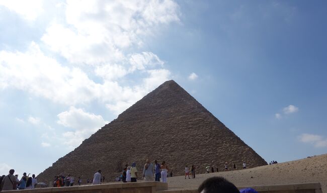 クフ王のピラミッドにご対面