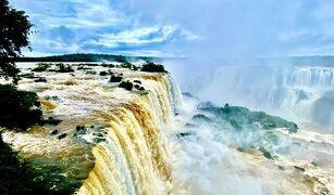 年越しで南米めぐり（５／１０）イグアスの滝ブラジル側