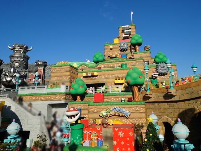 ここ数年、行きたいと願っていたUSJに、<br />ようやく家族旅行で行ってくる事が出来ました!<br /><br />1泊2日の弾丸ツアー。<br />夫婦+小学生2人の計4名。<br /><br />新幹線は、1日目9:30到着、2日目18:30発車。<br />1/6(土):午前中に軽く大阪観光 → 15時~USJ<br />1/7(日):朝からUSJ → 夕方には新幹線で帰宅<br />1/8(祝):自宅でのんびり体力回復<br /><br />お正月明け、冬休み最後の3連休。<br />まぁまぁ混雑していたのではないかと思いますが。<br />大阪城・通天閣・道頓堀…と大阪観光、<br />そしてUSJではアトラクション三昧に<br />パワーアップバンドのキーチャレンジ、<br />マジックワンドの魔法体験!<br />ほぼ希望通りに遊べて、満足感いっぱいです☆<br /><br />請求書は見たくない!<br /><br /> 【USJ旅行記 1/3】…1日目午前 大阪観光<br />★【USJ旅行記 2/3】…1日目午後 USJ<br /> 【USJ旅行記 3/3】…2日目 USJ+費用