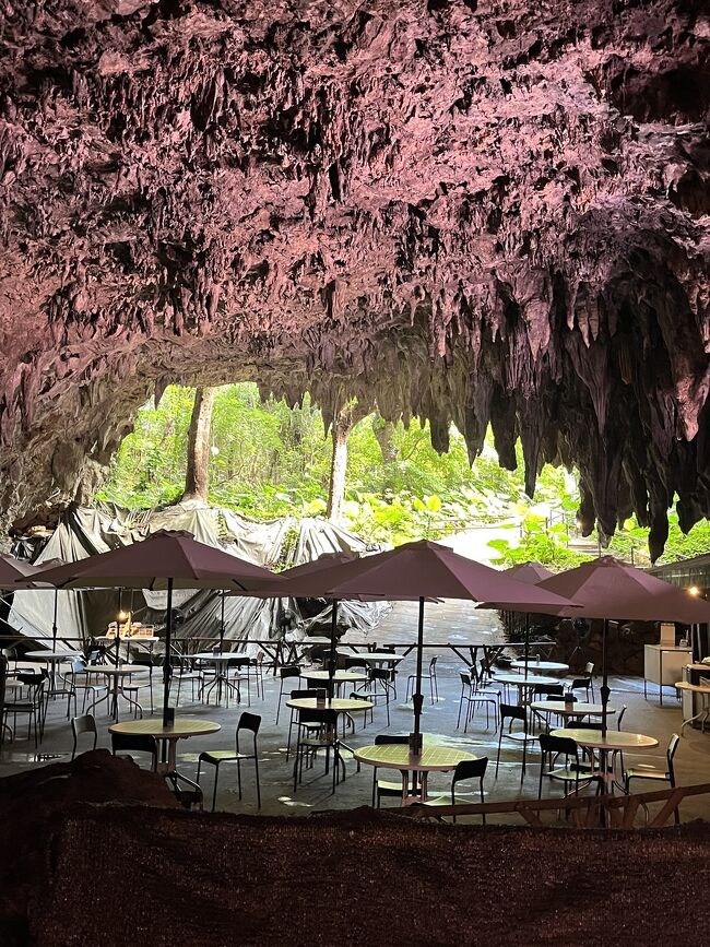 秋の沖縄、北谷とガンガラー洞窟カフェ