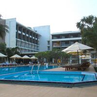 スリランカ西岸 ネゴンボのビーチサイドホテル「ゴルディサンズホテル」に泊まる
