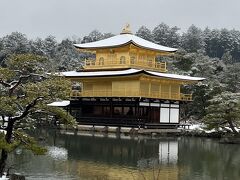 雪の金閣寺