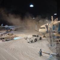 2023-24シーズン　1発目。富良野。スキー場よりも雪が多い新千歳空港。大雪で帰れなくなるところだった。