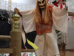 4日目③・高千穂神社参拝と11月中~2月に各村々で33番の夜神楽を実施する、その4番の舞の公開を見ました