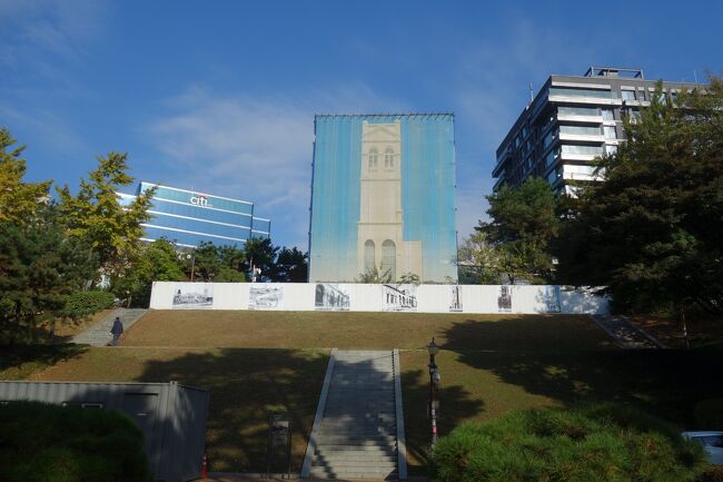 大都会ソウルの街中に１５～１９世紀の歴史が埋もれている。「その７」はその跡を訪ねる。<br /><br />　タイトル写真は１９世紀ソウルに建てられ、２１世紀に残った「貞洞の塔」