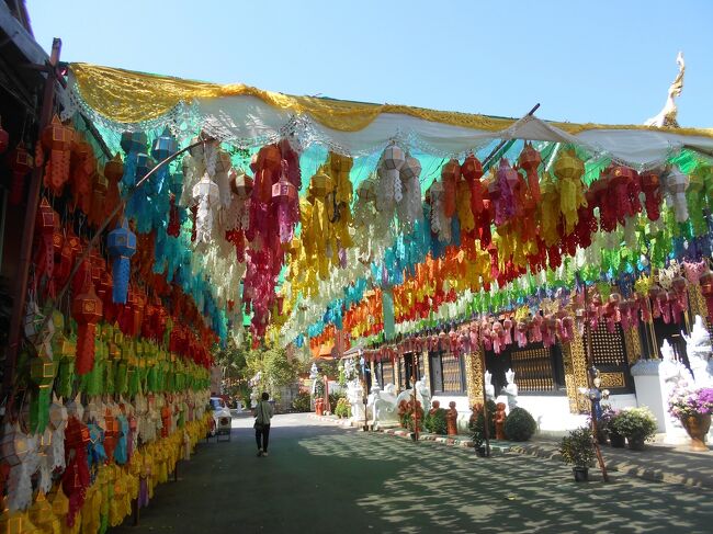 最終日はチェンマイでまだ見ていない寺院とお土産探しです。でも、最後は疲れたので、ホテルで出発時刻まで休憩です。