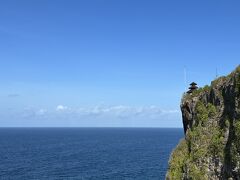 ひたすら観光！インドネシア（１）シンガポール乗継でバリ島到着 ＆ ウルワツ寺院編