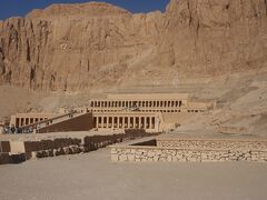 ☆ツアー参加なのに『旅行の神様』は大忙し！☆　２０２４年２月　ナイル川クルーズで巡る神秘のエジプト　３（ハトシェプスト女王葬祭殿）
