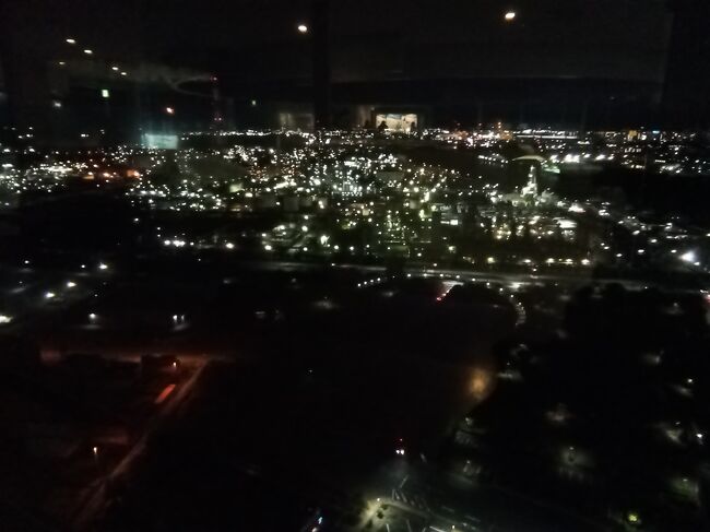 前から見たかった「工場夜景」を見に、四日市市へ行ってきました。
