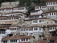 アルバニア　「行った所・見た所」　ベラト・千の窓を持つ街を散策して観光しました