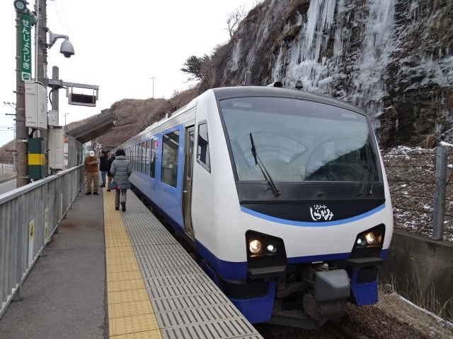 新青森から村上までの旅です<br />（表紙写真は五能線千畳敷駅でのリゾートしらかみ2号）