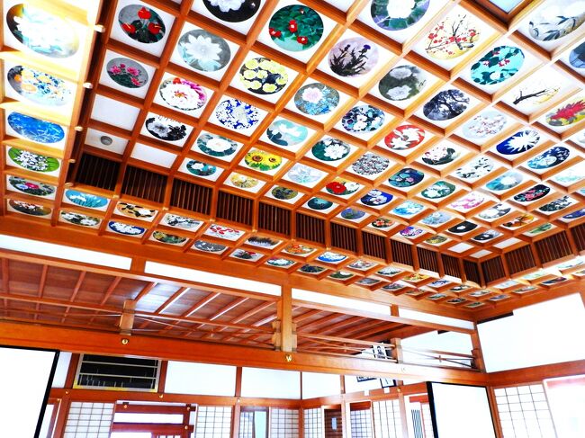 2024年2月27日(火)~28日(水)奈良に参ります。<br /> 27日は、新西国三十三霊場を巡拝、葛城の第11番札所 二上山當麻寺~明日香の第10番札所 仏頭山橘寺~近くの石舞台遺跡~第9番札所 鳥形山飛鳥寺です。そしてJR奈良駅近くの天然温泉 奈良若草の湯 ダイワロイネットホテル奈良で宿泊。<br /> 28日は、奈良東大寺に隣接する、依水園で雛人形を拝見し、史蹟庭園を廻って、興福寺を拝観します。<br /> 表紙は、仏頭山 橘寺 往生院の天井画です。