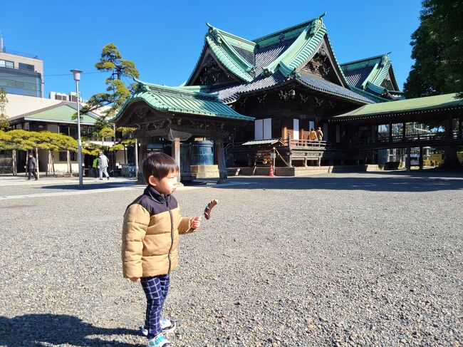 2024年3月、80歳になったばかりの母と3歳の孫を連れて4名で柴又に行ってきました。実家のリノベーションのため、期間限定で我が家に滞在中の母が、今さらですが「男はつらいよ」にハマり、柴又に行ったことがないというので、柴又に行こうと。すると、子守のオファーも来たので、孫も連れて行くことになりました。<br /><br />寅さんにハマってる母は大いに満足したのはもちろん、3歳児もそれなりに楽しんだようでした。<br /><br />よろしかったら最後までお付き合いください。　