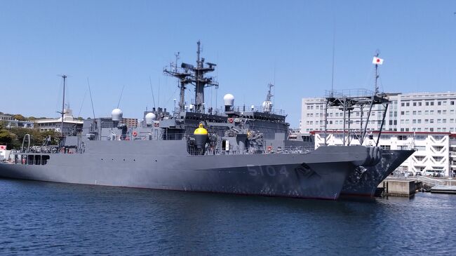 舞鶴で護衛艦「ひゅうが」を見て今度は横須賀へ行こう！<br /><br />YOKOSUKA軍港めぐり<br />軍艦を見てきました<br /><br /><br /><br /><br /><br /><br />