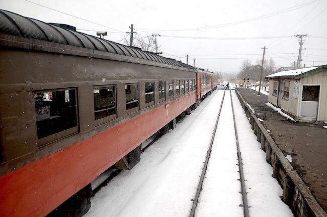 旅せよ平日！JR東日本たびキュン 早割パス[https://www.jreast.co.jp/heijitsutabi/kyunpass/]を利用して日帰りで冬の津軽鉄道に乗りに行きました。<br /><br />ストーブ列車はタイミングが合わずに乗れなかったのですが、津軽鉄道に乗るなら冬でしょう。