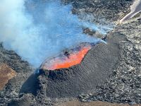 2023年夏　火と氷の国を満喫　アイスランド13日間　その2　ヘリで火山を真上から見る