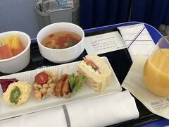 2022年４月 旭川出張④(完)  新千歳空港から羽田へ帰還。"ANA国内線プレミアムクラスの朝食" はこんな感じだった！