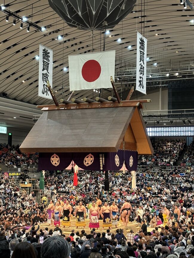 2024年2月23日(金)<br />天皇誕生日の祝日に母と万博記念公園に梅を見に行ってきました。<br />予約が取れたので、太陽の塔を見学しました。<br /><br />2024年3月17日(日)<br />お相撲3月場所のチケットが取れたので人生初相撲観戦いたしました。<br />母のなくなるまでにしたい項目の一つでした笑笑<br /><br />記念に旅行記に残します。<br />お付き合いよろしくお願いいたしますm(__)m<br />