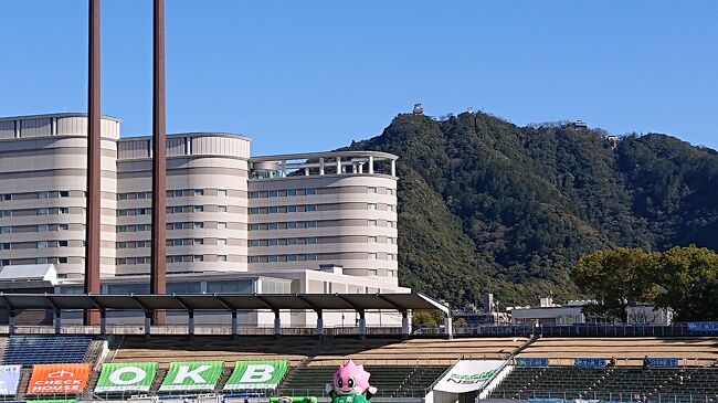 長良川陸上競技場での、J3リーグ公式戦、「FC岐阜」対「カマタマーレ讃岐」観戦をメインとした旅です。試合観戦後に、金華山界隈を散策したことも含め、旅行記としました。