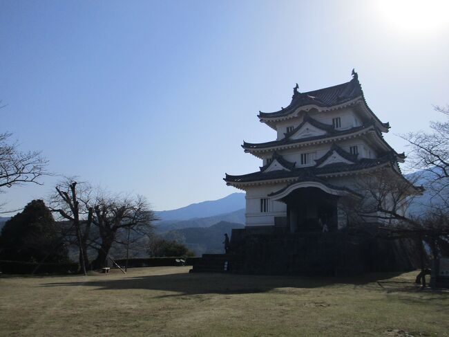 ３年前の秋の旅行で食べそこなった「宇和島 鯛めし」を食べに、夜行バスに乗って０泊１日のショートトリップ。<br /><br />こちらが前回の松山旅行記、このとき宇和島鯛めしを食べそこなったのです～<br />https://4travel.jp/travelogue/11718503<br /><br />松山鯛めしと宇和島鯛めしの食べ比べ、これで２０２１年のミッション・コンプリート♪<br /><br />ついでに現存天守１２城のひとつ、宇和島城の観光と道後温泉で昼風呂の弾丸・愛媛旅行です。