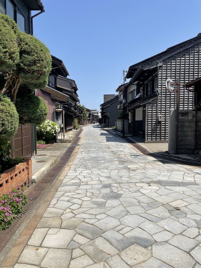 富山県高岡市。400年の歴史があるこの街は、観光地としてあまりメジャーではありませんが、なかなか面白いスポットがありました。
