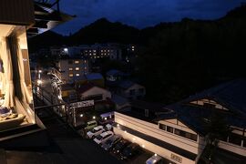 晩秋の紅葉と温泉旅♪　Vol.94 ☆伊豆長岡温泉「八の坊」：源泉かけ流し温泉風呂付き特別室♪