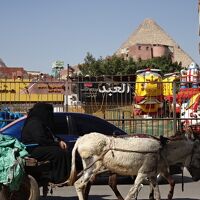 不思議で偉大な国　ピラミッド巡り　エジプト１