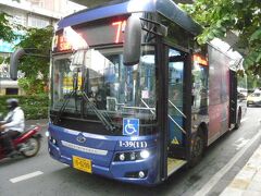 バンコクのバスも変わりつつあります。近年、大変、便利になってきました。
