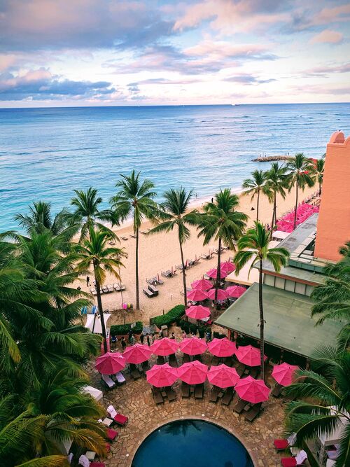 ピンクパレスのマイラニタワーに泊まる！ピンクビーチチェア＆SUP＆