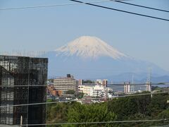 雨が上がって北風が吹いて富士山がくっきりと