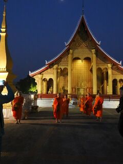 6. ナイトマーケット、托鉢、街歩き　ルアンパバンを堪能する