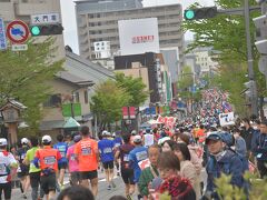「Qちゃん参戦」、9000人長野マラソンスタート