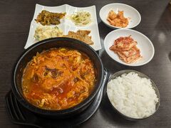 鶴橋本通り商店街の韓国料理店でユッケジャン定食のランチ＆延羽の湯で入浴