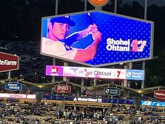 ロサンゼルスにドジャーススタジアムの大谷翔平をオースチンに皆既日食を見に行きました。