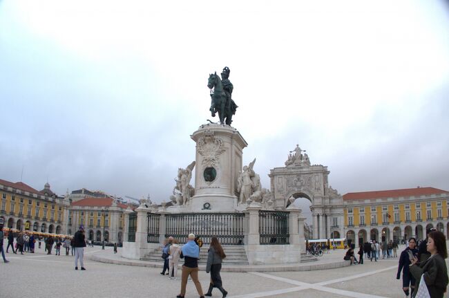 前回に引き続き<br />夕方からリスボン市内を観光。<br />美味しいポルトガル料理もいただきました(^^♪