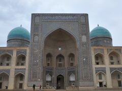 青いタイルが青空に映えて美しいウズベキスタン（その２：アヤズ・カラ～ブハラ）