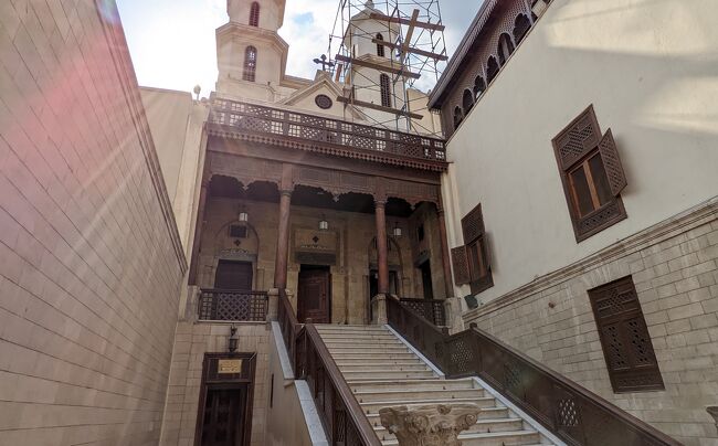 木彫りが美しい！カイロのコプト教会、ムアッラカ教会