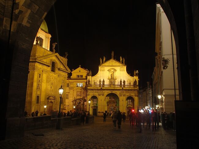 2020年2月にチェコのプラハに行きましたので、その時に撮った夜景をご紹介します。