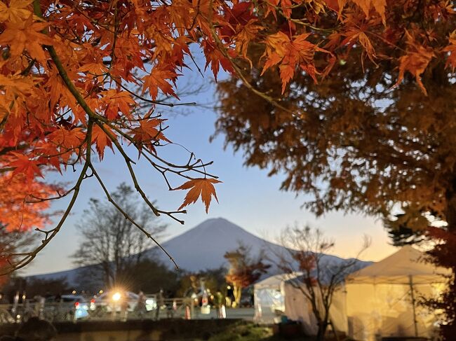 丁度夕焼けの時間&#9200;で素晴らしい富士山&#128507;が<br />見えました。また、紅葉&#127809;もきれいに色づいてまして素敵?過ぎました。ここは毎年行きたい場所です<br />