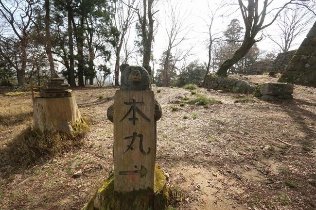 奈良、高取まで山登りに行ってきました。<br /><br />下山後は壷阪寺と高取のお雛様を見に行ってきました。<br /><br />前半・後半に分けて…