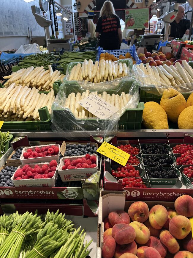 2024年度　最初の旅は、約１年前に購入した成田発フランクフルト行き。<br /><br />様々なミッションがあり、達成すべく計画を練りました。<br /><br />１　航空券購入後、５月１日メーデーが祝日！　しかも日程的にその日しか今回の旅の目的地アルザスの村を回れないことに気がつきました。<br />店もバスも運休してしまったら・・・<br />フォートラベルのQ&amp;Aで質問しました。<br />ご親切に回答くださったぶどう畑様、nekochan様ありがとうございました。感謝<br />２　３５年前のドイツマルク紙幣をユーロに交換できるか。<br />３　初めて行くアルザス地方で、フランスのバターとチーズ等を土産にゲットできるか。<br />４　エコノミーで１４時間フライトは体力的に耐えられるか。<br />５　超高齢の親たちがおり、無事に旅を完結できるか。<br /><br />今回の旅行費用で一番高額だったのは、航空券代。<br />エコノミーで２６万円/人（サーチャージ込み）<br />パートナーがドイツビールを飲むならと参加合意したのと、いつ何が起こるかわからない年齢なので、行ける時に行っておこうと決断